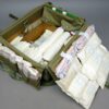 Vintage tas met inhoud voor een gewondenverzorger - Afbeelding 4