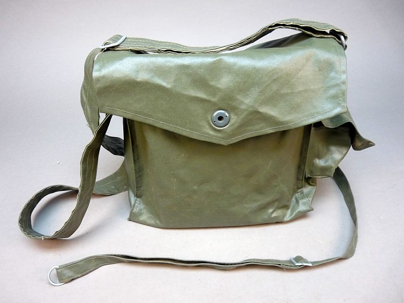 DDR / NVA gasmaskerset met tas, gebruikt - Afbeelding 3