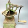 Wehrmacht koffiemolen, groot model voor veldkeuken, kantine ect