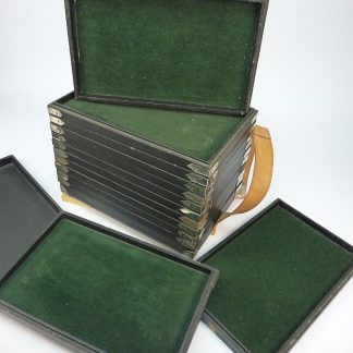 DDR onderscheidingen of sieraden plateau koffer