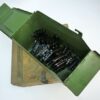 Sovjet DSHK 12,7 mm munitiekist met lege patroonbanden - Afbeelding 3