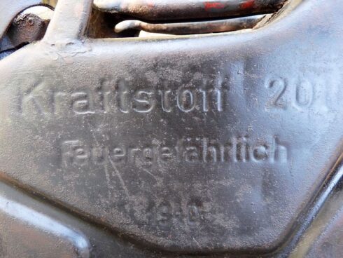 Wehrmacht jerrycan, 1940, zwarte uitvoering - Afbeelding 2