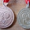 2x DDR DTSB, FDJ en JP kinder sportmedaille, brons en goud - Afbeelding 3