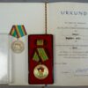 DDR Ministeriums Des Innern und grenztruppen Oorkonde set met medailles en Interim spangen van 1 persoon! Jaren 50 jaren 60 - Afbeelding 3