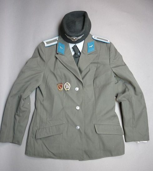 NVA dames Luchtmacht uniform