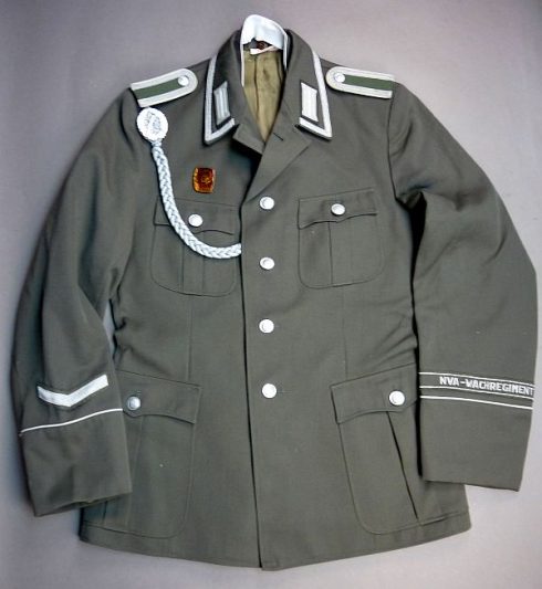 NVA wachtregiment uniform - Afbeelding 2