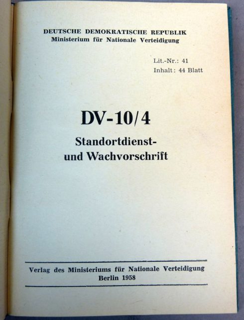 DDR Handboek DV-10/4 Standortdienst und Wachvorschrift 1958 - Afbeelding 2