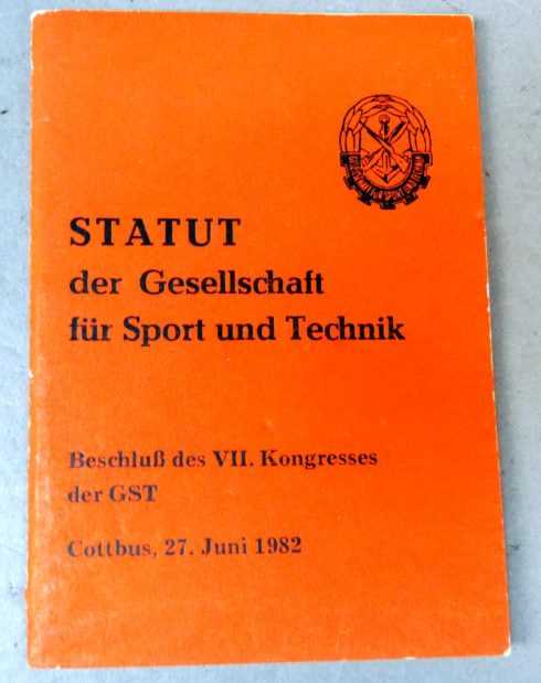 DDR Statut der Gesellschaft fur sport und technik ( Cottbus.27-6-1982 )