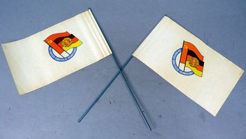 DDR handvlaggetje Fur Deutsch Sowjetische Freundschaft