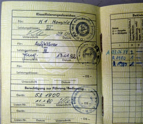 DDR Wehrdienstausweis- Reisepass en FDJ pas compleet set van 1 Persoon - Afbeelding 13