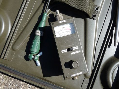 Aluminium kist met radio/cd speler en voorbereiding voor 27mc - Afbeelding 3