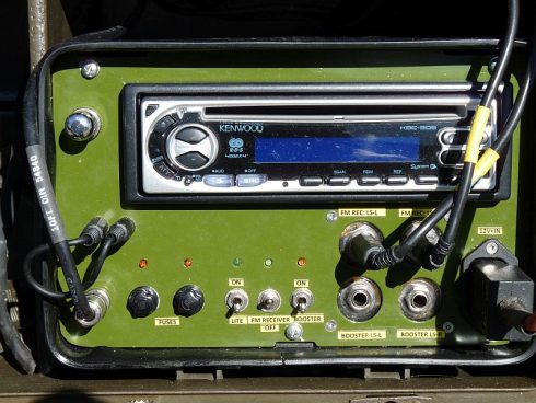 Aluminium kist met radio/cd speler en voorbereiding voor 27mc - Afbeelding 6
