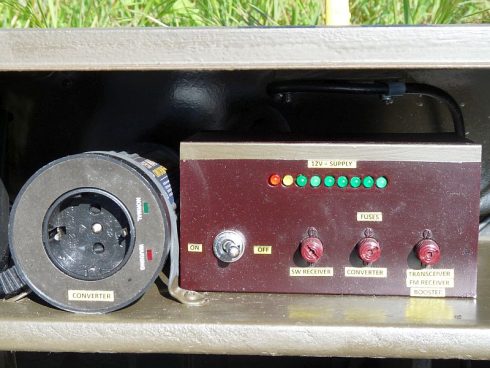Aluminium kist met radio/cd speler en voorbereiding voor 27mc - Afbeelding 7