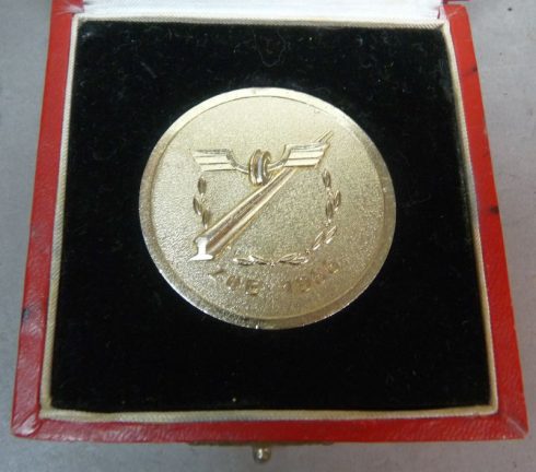 DDR Reichsbahn medaille fur deinen freiwilligen einsatz in der zoe 1966