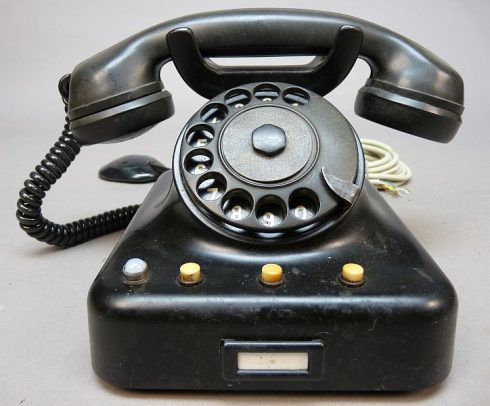 Bakelieten DDR tafeltelefoon, 1959!