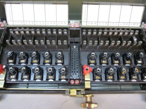 Doorverbindingskast voor (veld)telefoon aansluiting met blikseminslag beveiliging - Afbeelding 2