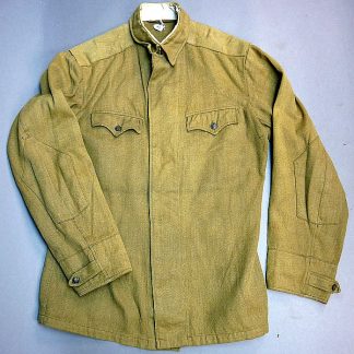 Oud model sovjet jasje met gesloten kraag, WO II model