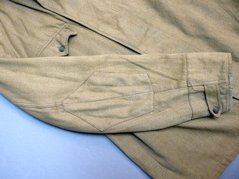 Oud model sovjet jasje met gesloten kraag, WO II model - Afbeelding 2