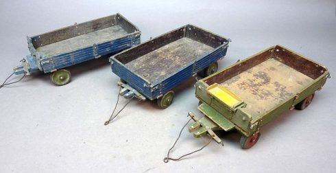 3 speelgoed aanhangers, jaren 30/40