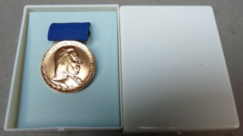 DDR NVA Johan Heinrich Pestalozzi-Medaille für treue Dienste Bronze