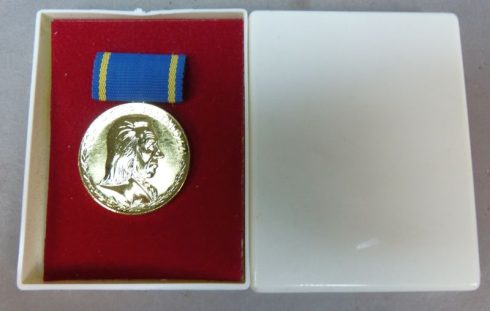 DDR NVA Johan Heinrich Pestalozzi-Medaille für treue Dienste Goud
