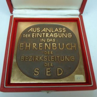 DDR ehrengeschenk Eintragung in das ehrenbuch der bezirksleitung der SED
