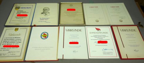 Zeer groot DDR oorkonde set MDI FDJ van 1 Persoon compleet met medailles - Afbeelding 6