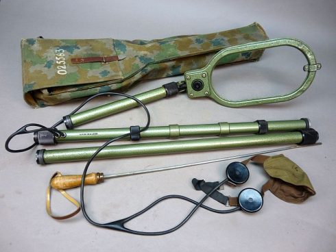 NVA MSG-60/105 mijndetector met Blumentarn / Flachentarn tas