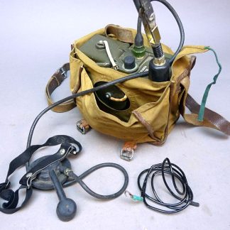 NVA compagnie radio R-126 uit DDR productie!