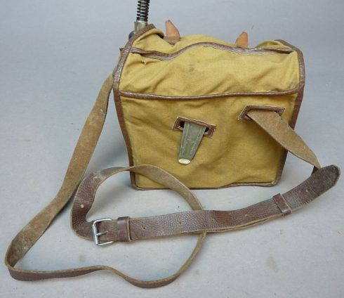 NVA compagnie radio R-126 uit DDR productie! - Afbeelding 3
