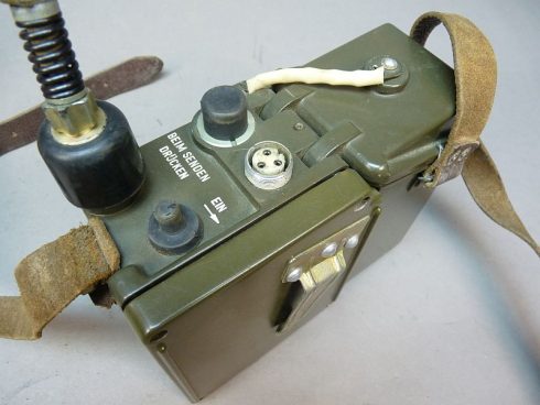 NVA compagnie radio R-126 uit DDR productie! - Afbeelding 4