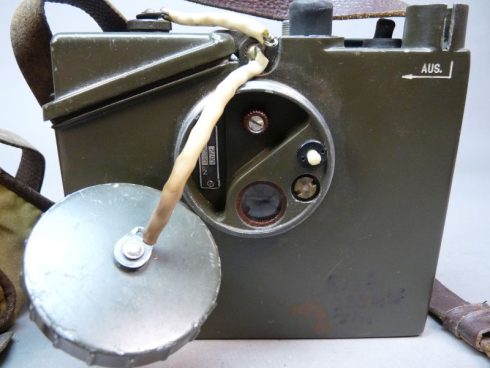 NVA compagnie radio R-126 uit DDR productie! - Afbeelding 6