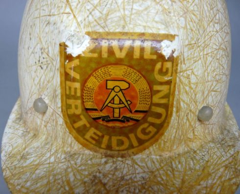 DDR veiligheids helm Zivil Verteidigung - Afbeelding 2