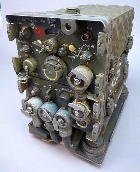 Receiver / Transmitter RT-70A + RT-70 met mounting  MT-300/GR