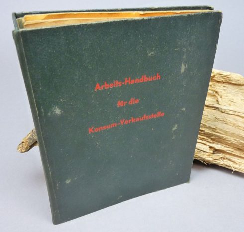DDR Arbeits handbuch fur die Konsum verkaufstelle