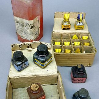 Lot vintage inktpotjes en fles
