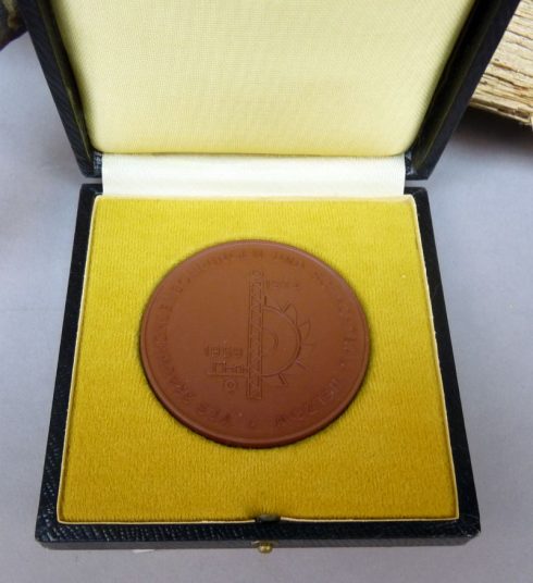 DDR medaille Meissen VEB Braunkohlenbohrungen und schachtbau Welzow
