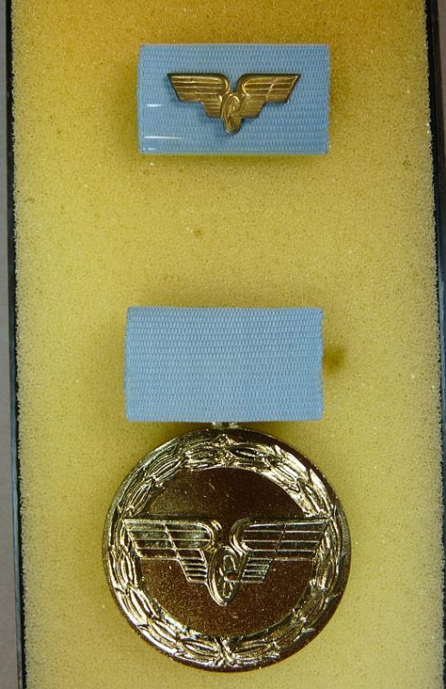 DDR Reichsbahn medaille trouwe dienst in goud - Afbeelding 2