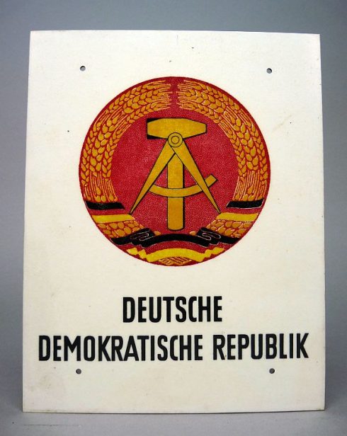 DDR kunststof grensbord