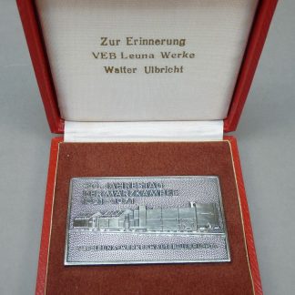 DDR Ehrenplaquette Zur erinnerung VEB Leuna Werke Walter Ulbricht