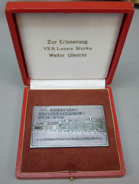 DDR Ehrenplaquette Zur erinnerung VEB Leuna Werke Walter Ulbricht