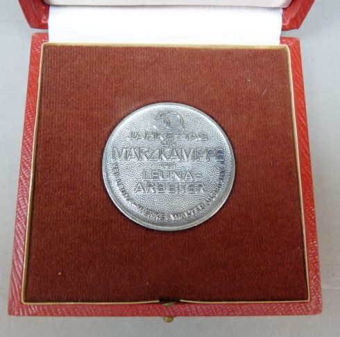 DDR Medaille Zur erinnerung VEB Leuna Werke Walter Ulbricht - Afbeelding 2