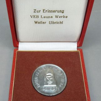 DDR Medaille Zur erinnerung VEB Leuna Werke Walter Ulbricht
