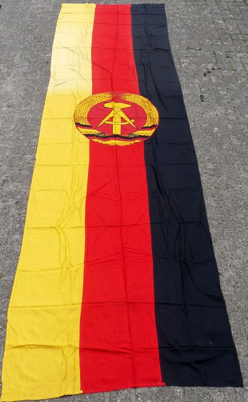 Grote stoffen DDR NVA Vensetervlag 385x105