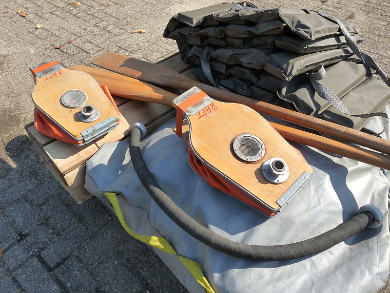 DDR NVA Pionier en manschappen rubberboot, lengte 6 meter! - Afbeelding 8