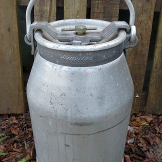 DDR NVA keukenwagen aluminium voorraad bus