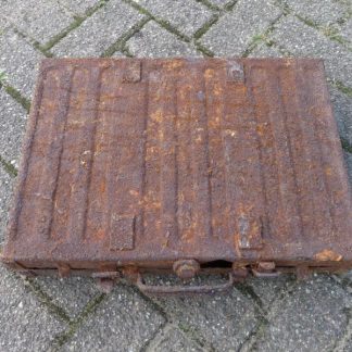 sovjet 45mm pak kist met battle damage