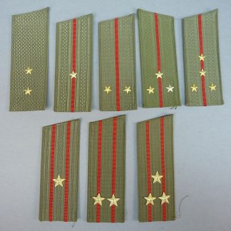 Lot Sovjet schouderstukken, lesmateriaal