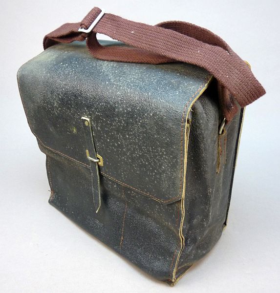 DDR NVA zwaar uitgevoerde leren voertuig gereedschap tas