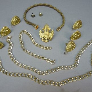 Lot onderdelen voor een Hongaars-Oostenrijkse Tschako en/of Kolbak